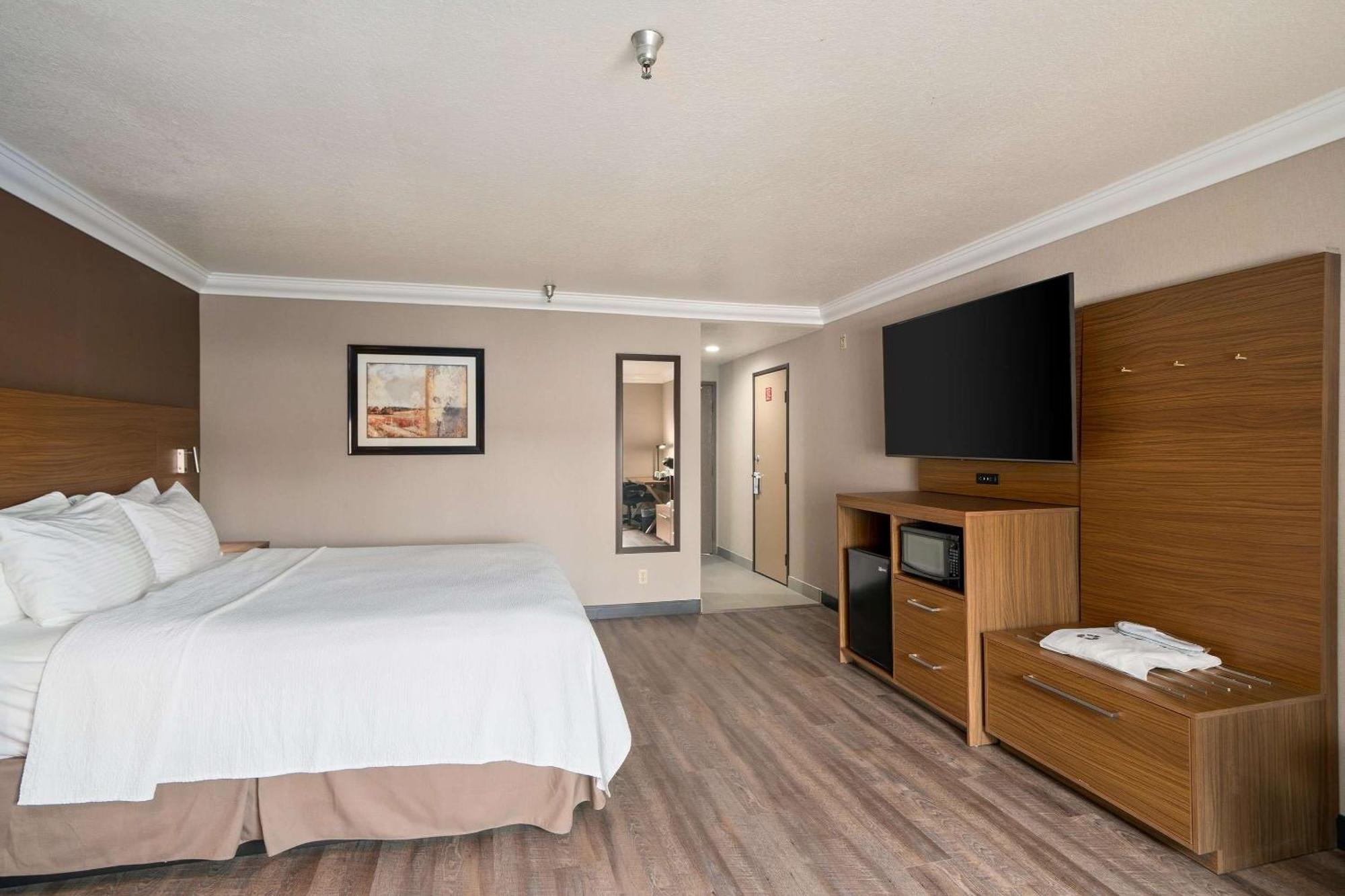 Best Western Plus Newport Mesa Inn Коста Меса Экстерьер фото