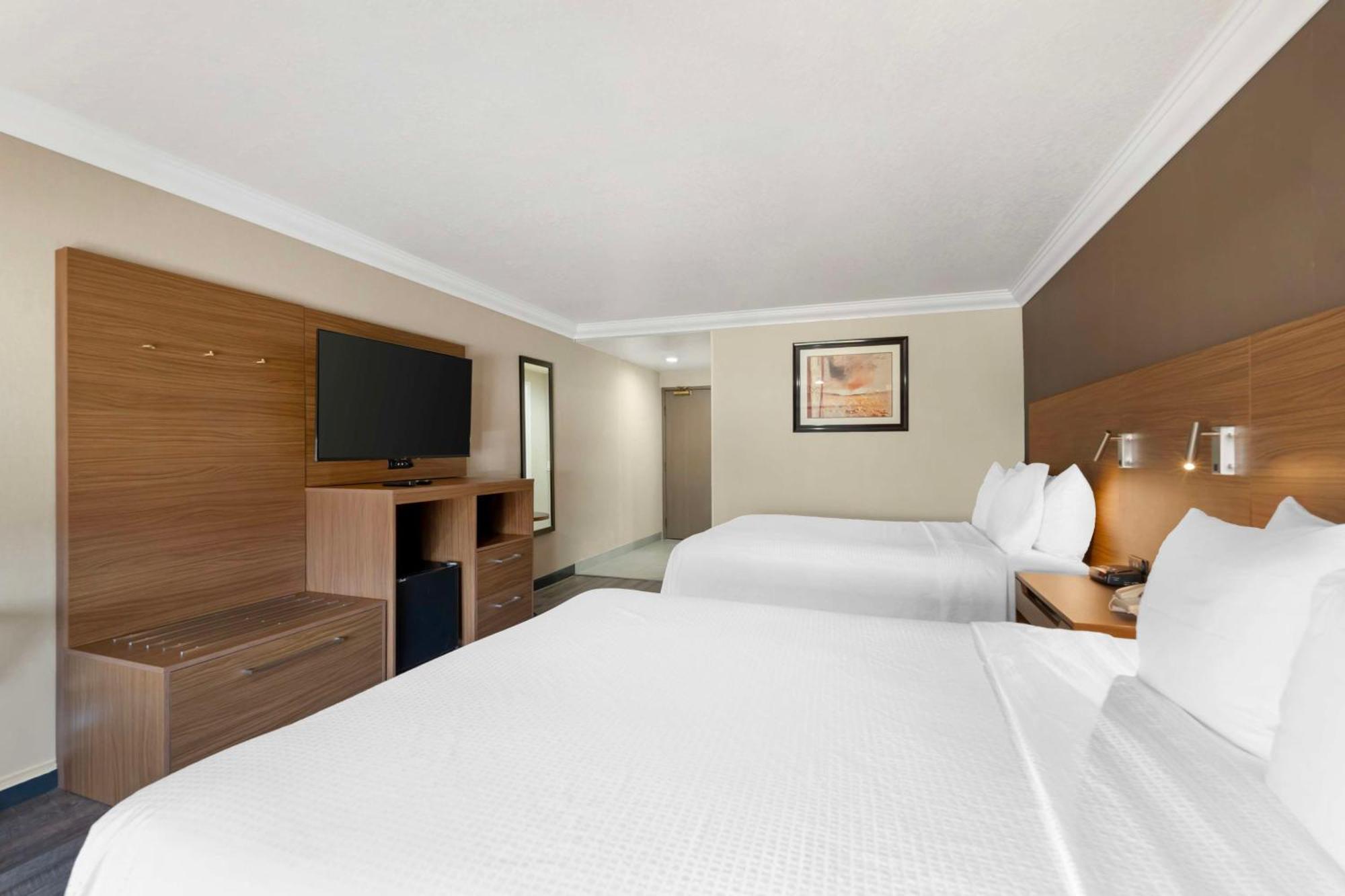 Best Western Plus Newport Mesa Inn Коста Меса Экстерьер фото
