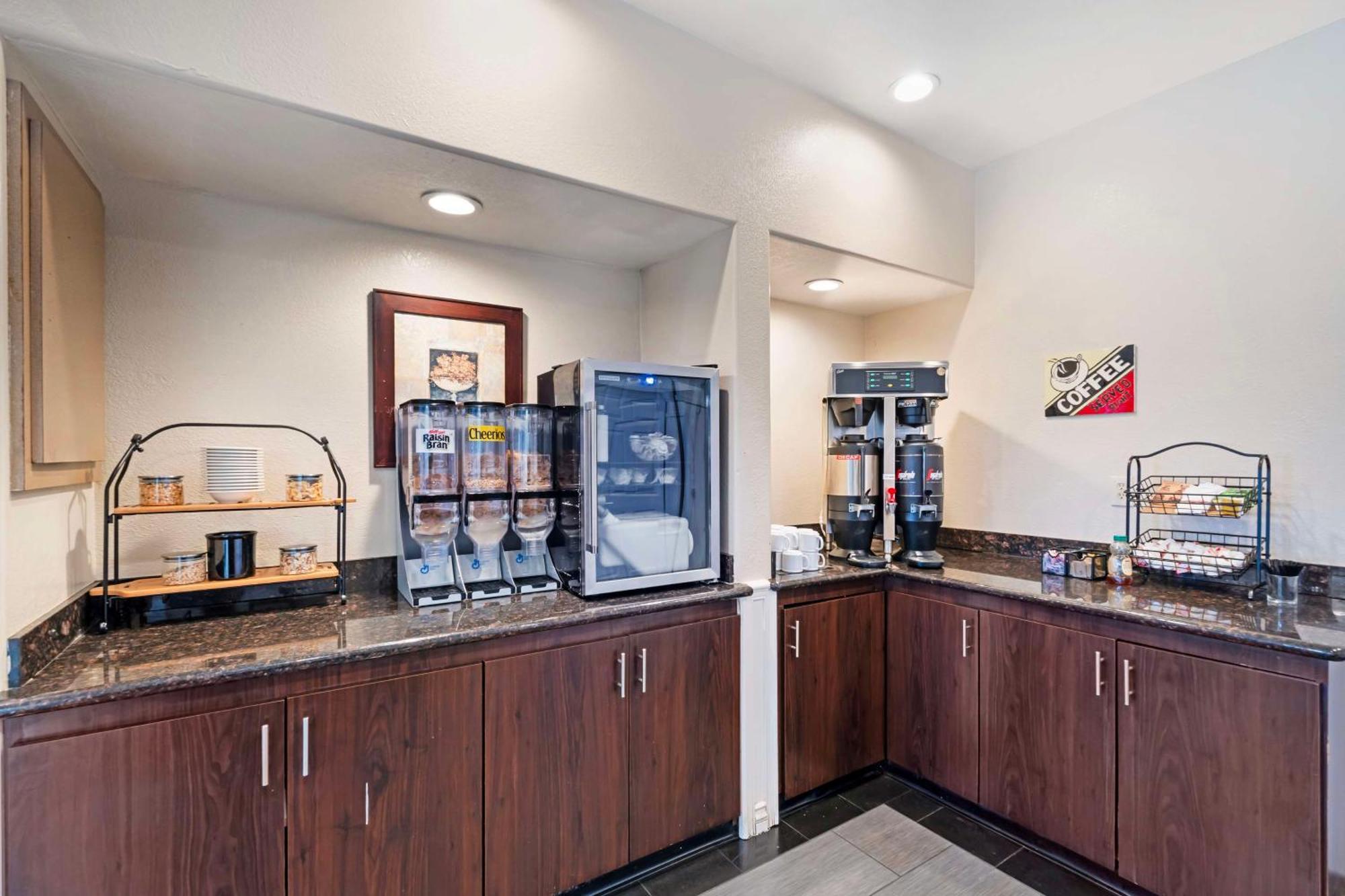 Best Western Plus Newport Mesa Inn Коста Меса Экстерьер фото