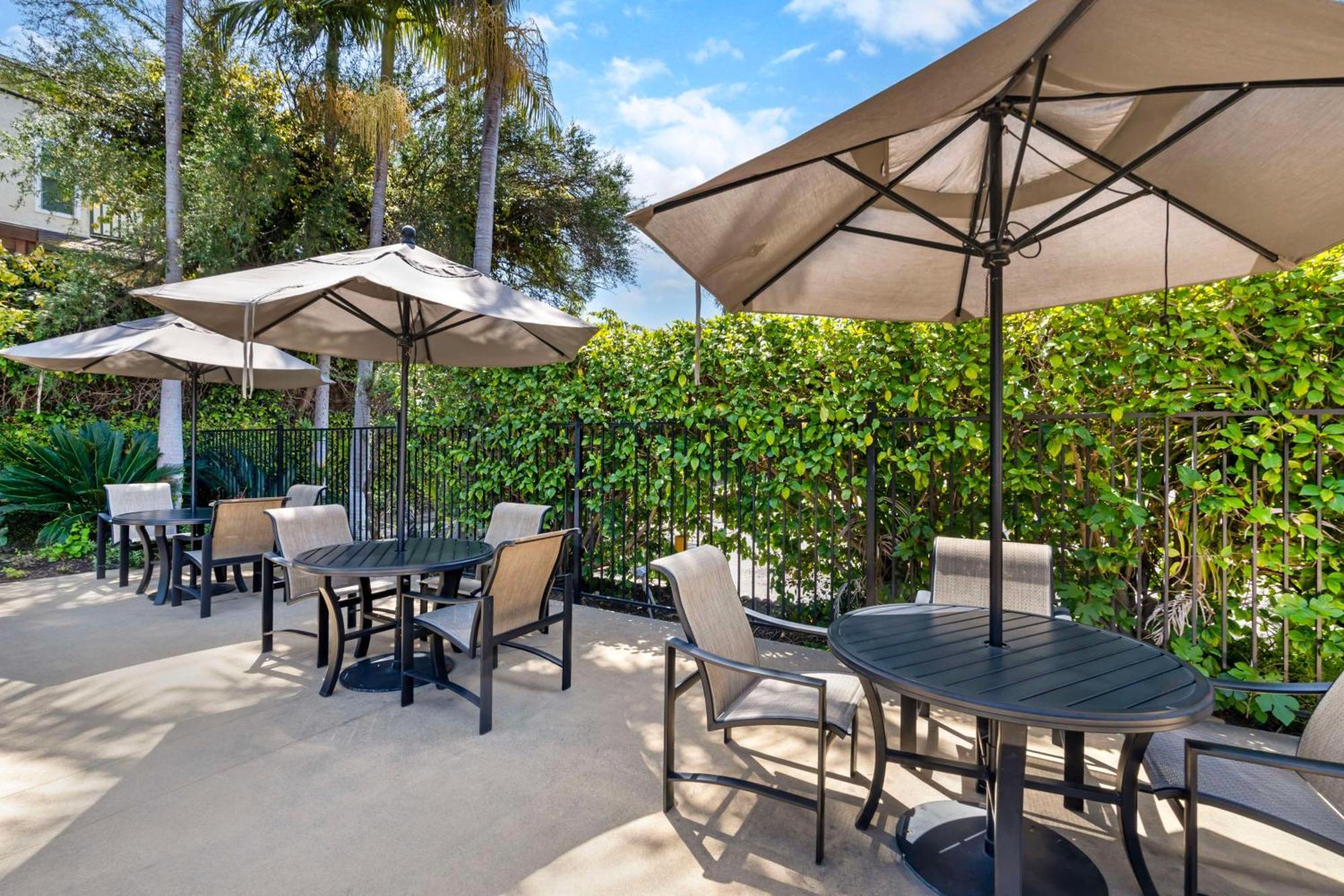 Best Western Plus Newport Mesa Inn Коста Меса Экстерьер фото
