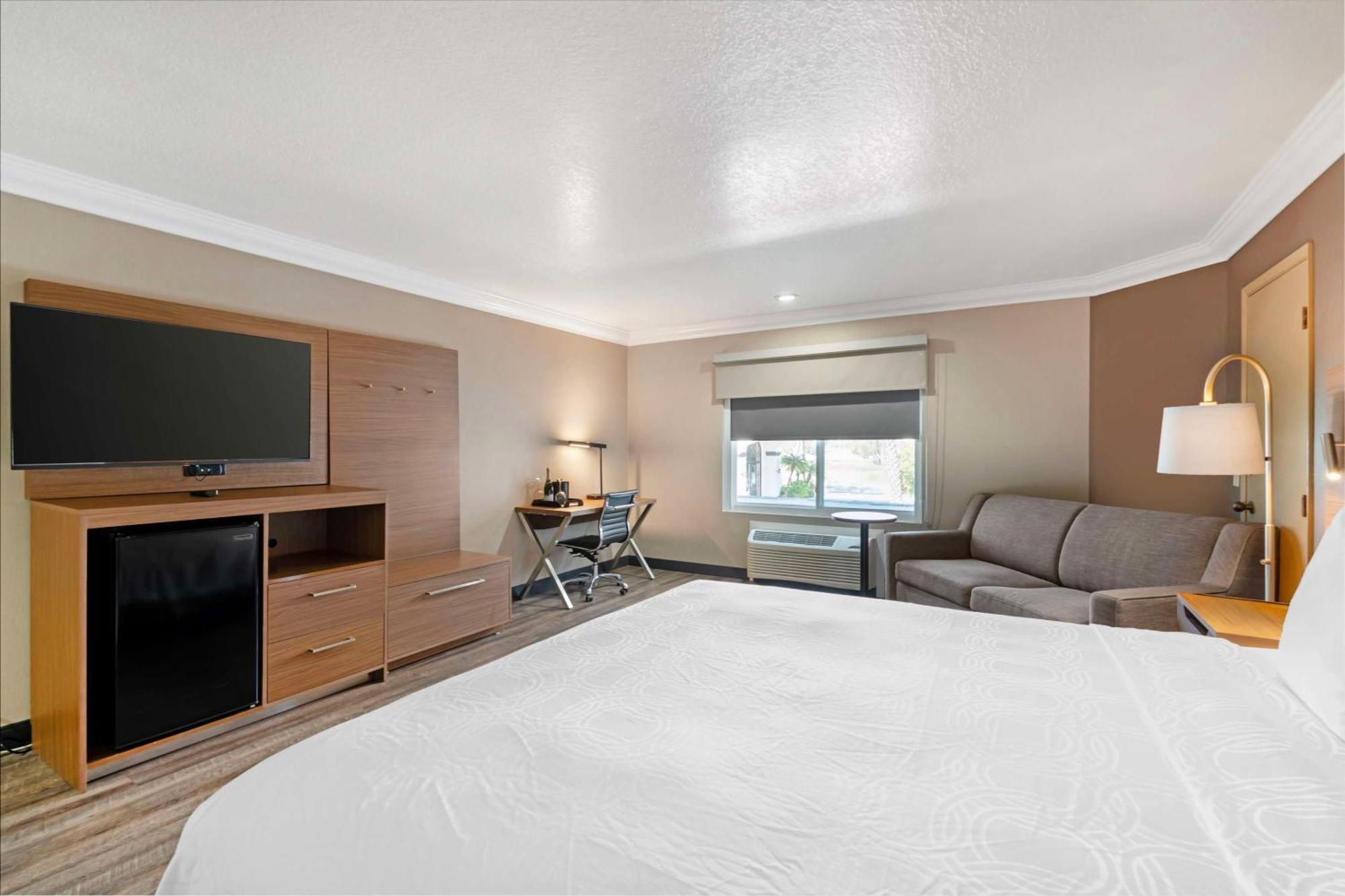 Best Western Plus Newport Mesa Inn Коста Меса Экстерьер фото